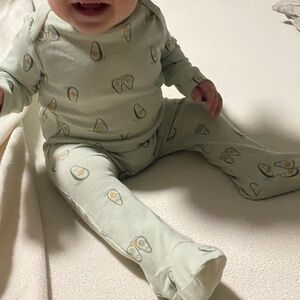 Gerber Unisex Avacado print Baby Set, 6-9 Months, Light Green